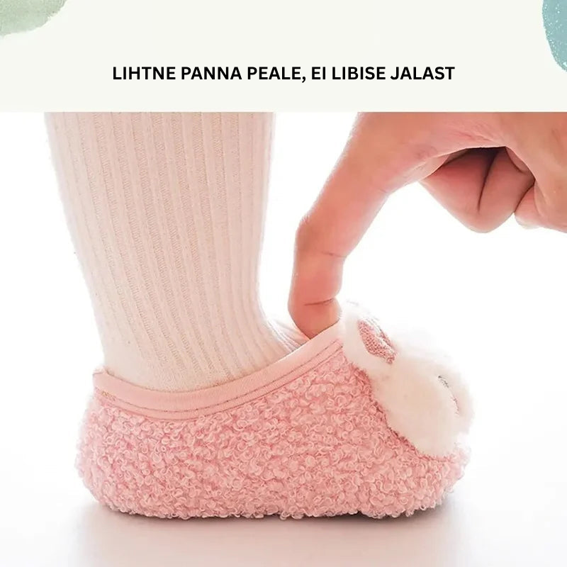 Armsad beebisokist jalatsid