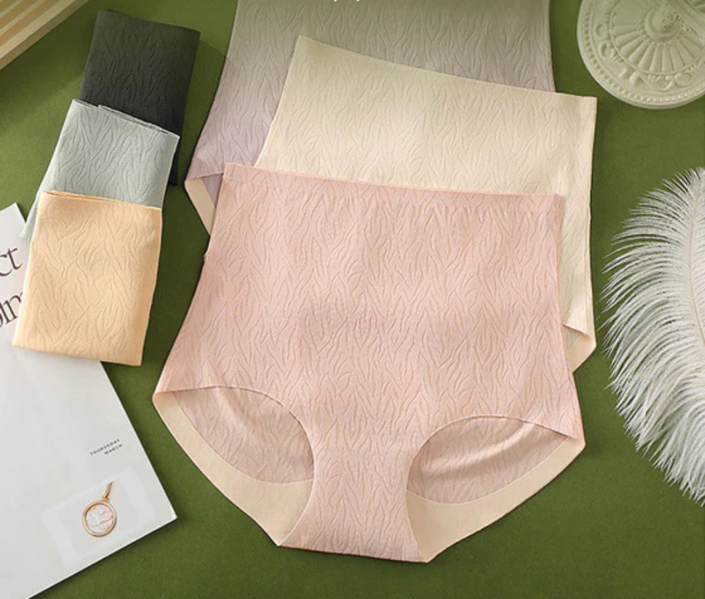 Tagumikku tõstvad aluspüksid (3 tk.)